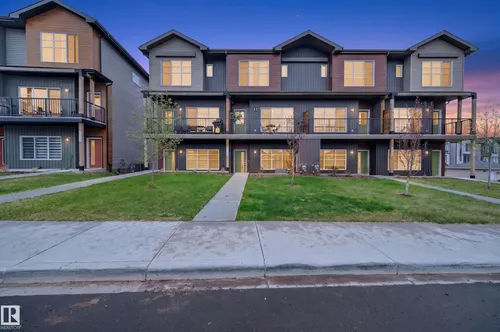 512 37 ST SW, Edmonton - $389,700