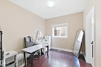 Interior photo 3 of 5931 12 AV SW