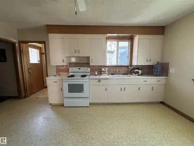 Interior photo 4 of 5617 50 ST