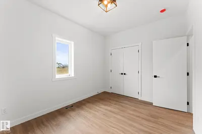 Interior photo 4 of 