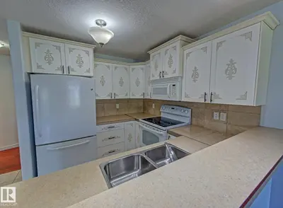 Interior photo 3 of #3 10 Woodcrest LN