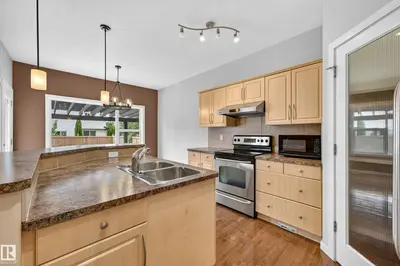 Interior photo 3 of 1605 HODGSON CO NW
