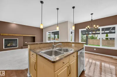 Interior photo 2 of 1605 HODGSON CO NW