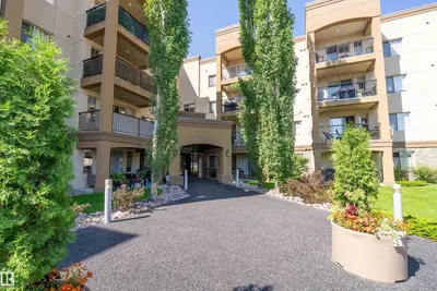 Interior photo 1 of #225 400 PALISADES WY