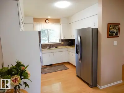Interior photo 2 of #5 54015 RGE ROAD 262