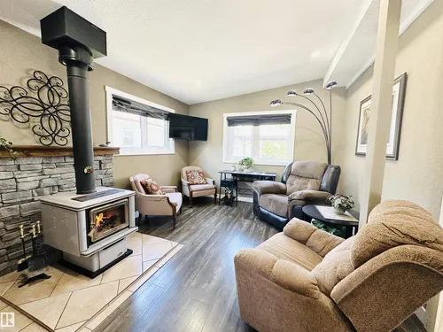 #2 4306 47 ST, Wetaskiwin - $139,900