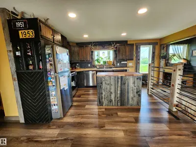 Interior photo 2 of 56223 RGE ROAD 33