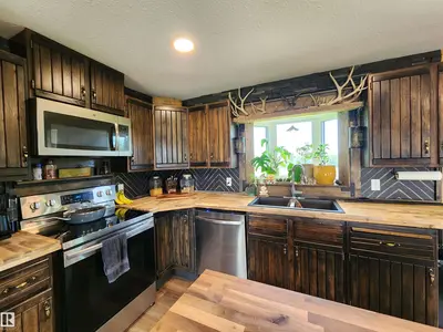 Interior photo 4 of 56223 RGE ROAD 33