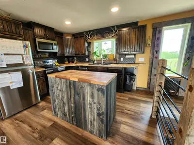 Interior photo 3 of 56223 RGE ROAD 33