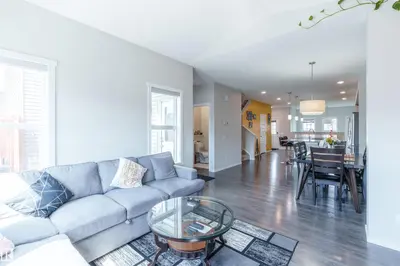 Interior photo 3 of 2617 Chokecherry LN SW