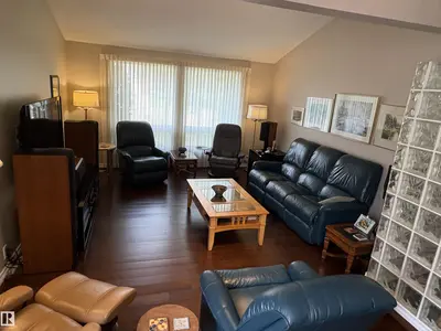 Interior photo 2 of 4309 42 ST