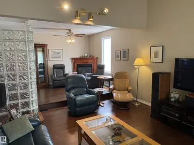 Interior photo 3 of 4309 42 ST