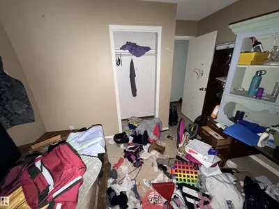 Interior photo 2 of 