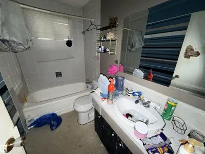 Interior photo 4 of 