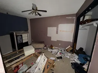 Interior photo 3 of 