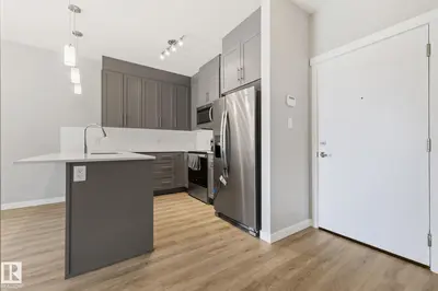 Interior photo 1 of #121 812 WELSH DR SW
