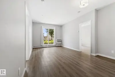Interior photo 2 of #121 812 WELSH DR SW