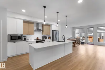 Interior photo 4 of 3906 5 AV SW SW