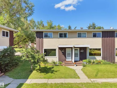 10446 55 AV NW, Edmonton - $249,900