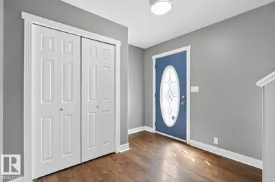 Interior photo 4 of 18 CASCADE CR