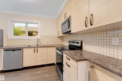 Interior photo 4 of 12105 87 ST NW