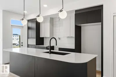 Interior photo 2 of 423 31 ST SW