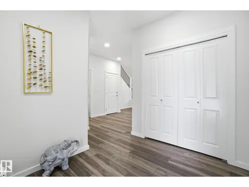 319 29 ST SW SW, Edmonton - $599,000