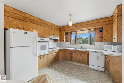 Interior photo 4 of 8727 73 ST NW