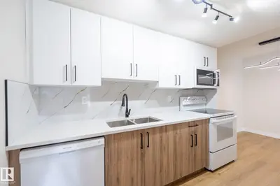 Interior photo 2 of 14 AMBERLY CO NW