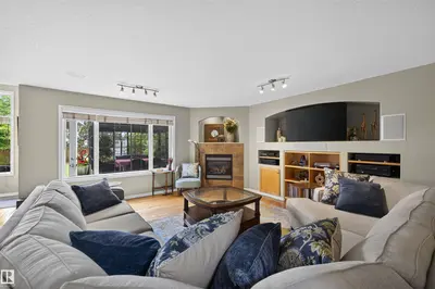 Interior photo 2 of 430 NORWAY CR