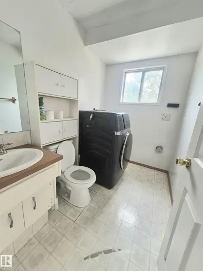 Interior photo 2 of 3801 33 AV