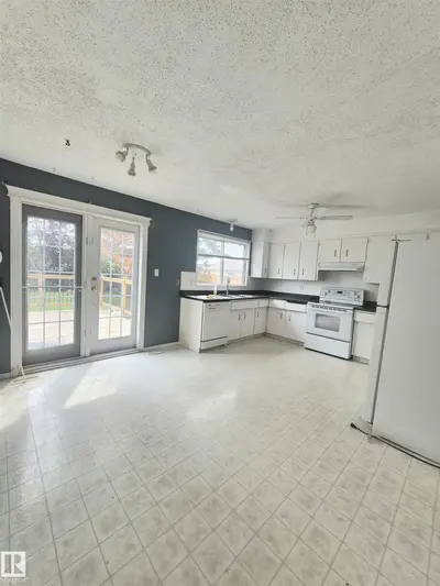 Interior photo 3 of 3801 33 AV