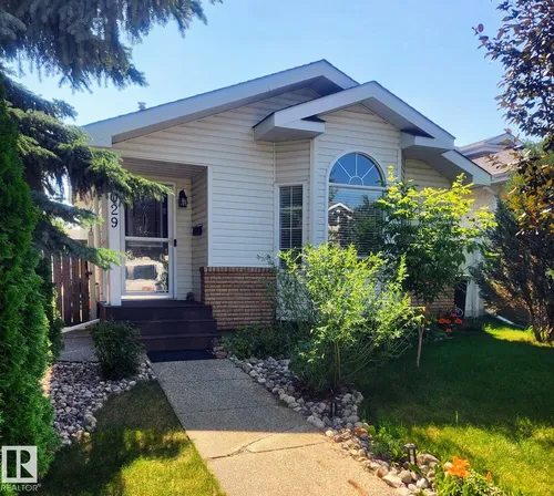 8029 17A AV NW, Edmonton - $397,000
