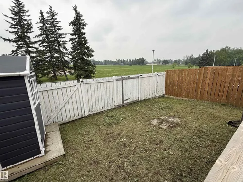 8025 15A AV NW, Edmonton - $375,000
