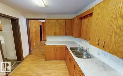 Interior photo 2 of 4708 47 AV