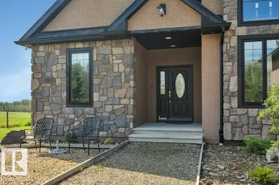 Interior photo 1 of 10043 TWP ROAD 452