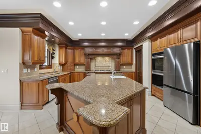 Interior photo 4 of 322 CALDWELL CL NW