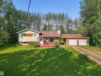 Interior photo 1 of 7415 TWP ROAD 494 - HOUSE B