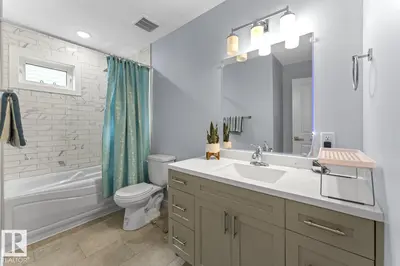Interior photo 3 of 615 10 ST