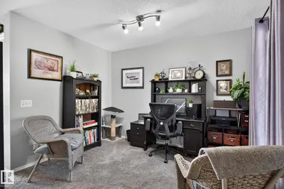 Interior photo 2 of 226 BROOKVIEW WY