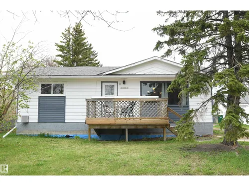 30 PRINCE DR, Lamont - $180,000