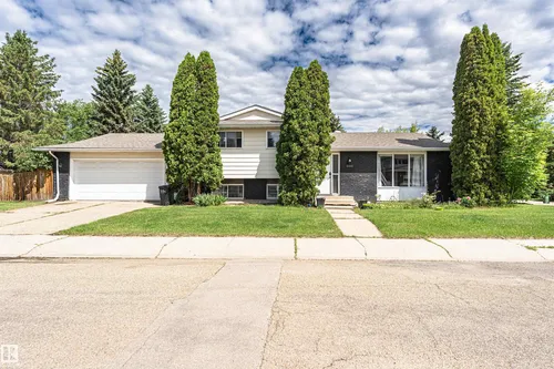 11512 24 AV NW, Edmonton - $535,000