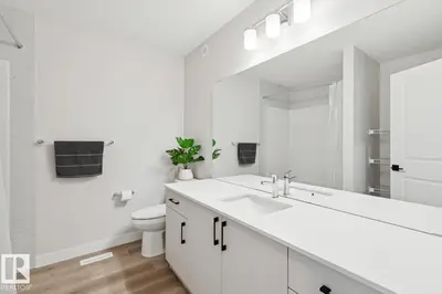 Interior photo 4 of 15666 18 AV SW SW