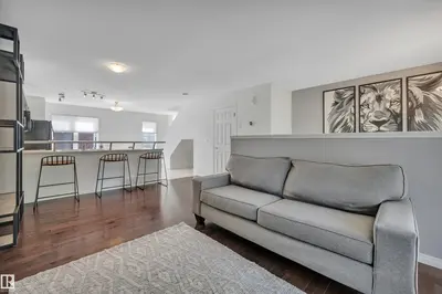 Interior photo 2 of 1633 Towne Centure BV NW