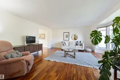 Interior photo 4 of 182 WILLOW WY NW