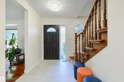 Interior photo 2 of 182 WILLOW WY NW