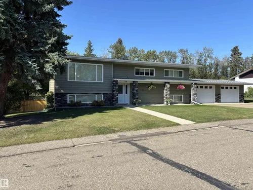 5306 52 ST, Elk Point - $455,000