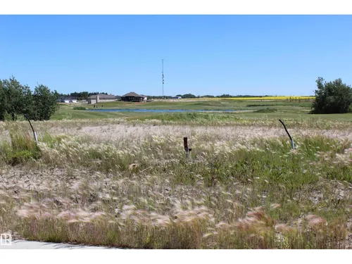 22 Whitetail, Mundare - $120,000