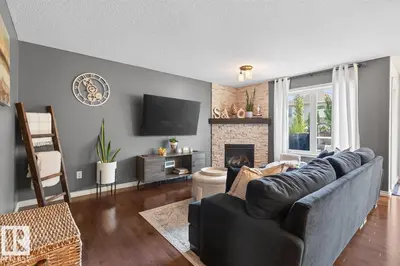 Interior photo 2 of 931 REGENCY DR