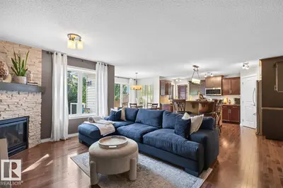 Interior photo 3 of 931 REGENCY DR